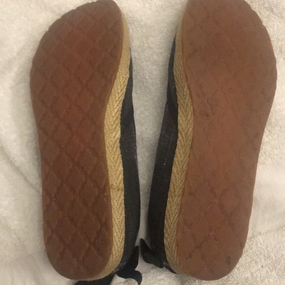 Ugg flats - Picture 2 of 4